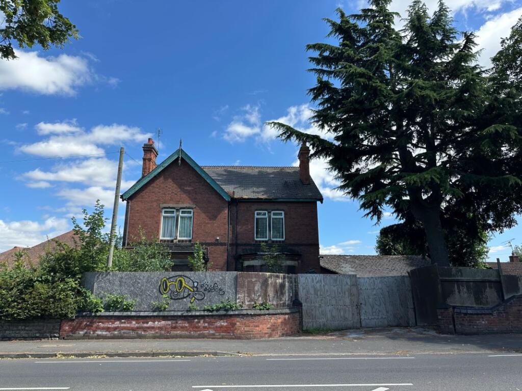 Main image of property: 255 Tamworth Road, Long Eaton, Nottingham, Nottinghamshire, NG10 1AS