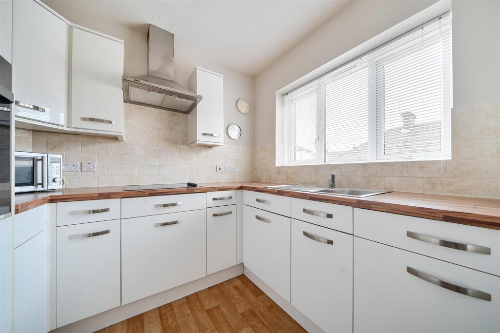 Apartment in Orpington, Broom Hill, Goddington - View 5
