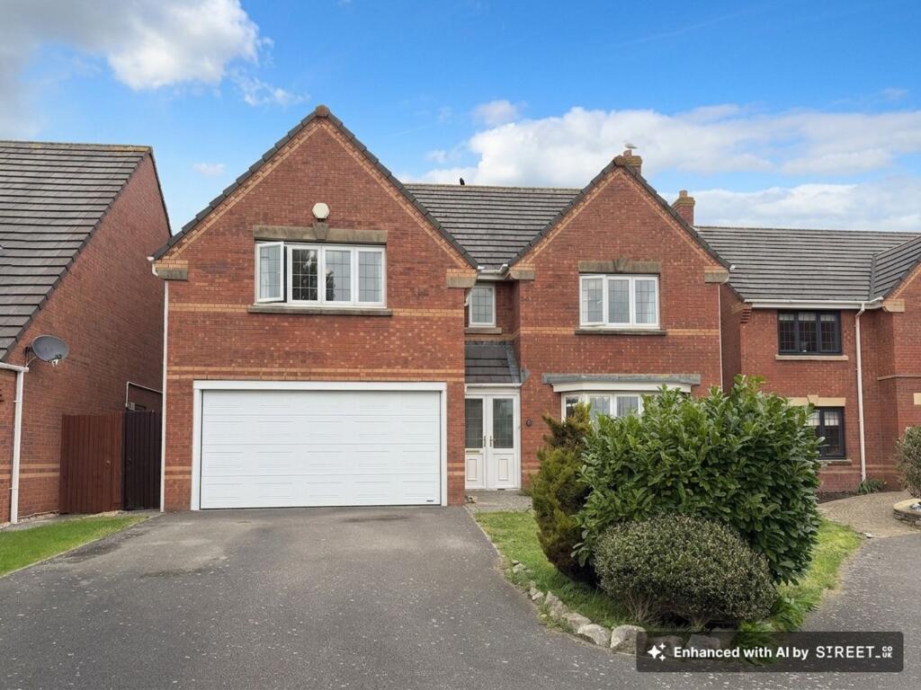 Main image of property: Heol Y Pentir, Rhoose Point, CF62 3LQ