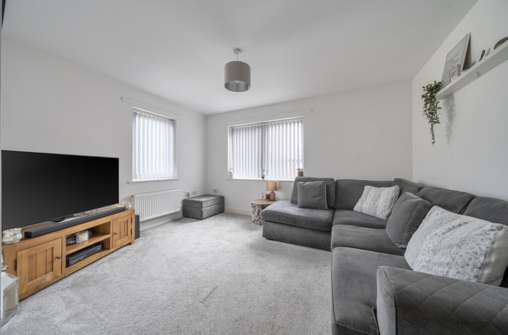 Apartment in Bristol, Kingswood - View 2