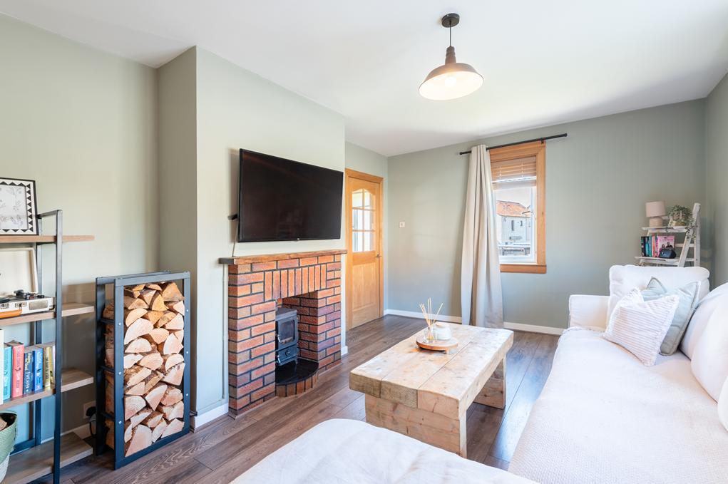 House in Kirkcaldy - More