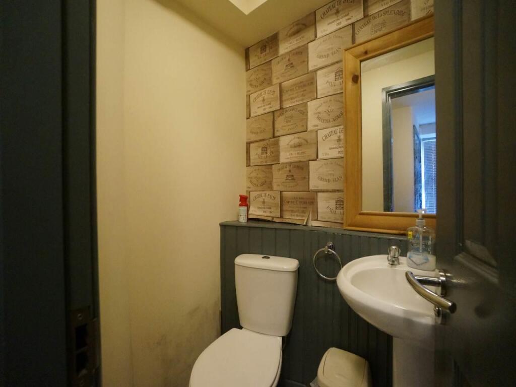 House in Bangor, Upper Bangor - More