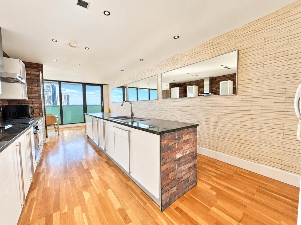 Apartment in Liverpool, Pride Quarter, Vauxhall - View 4