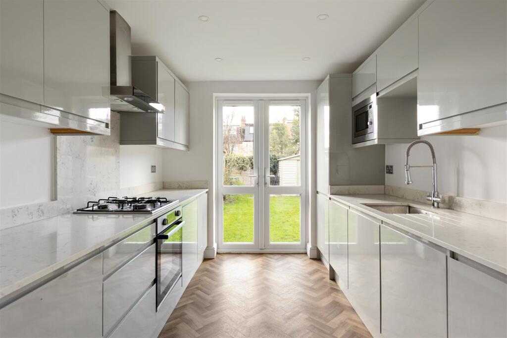 Apartment in London - View 3