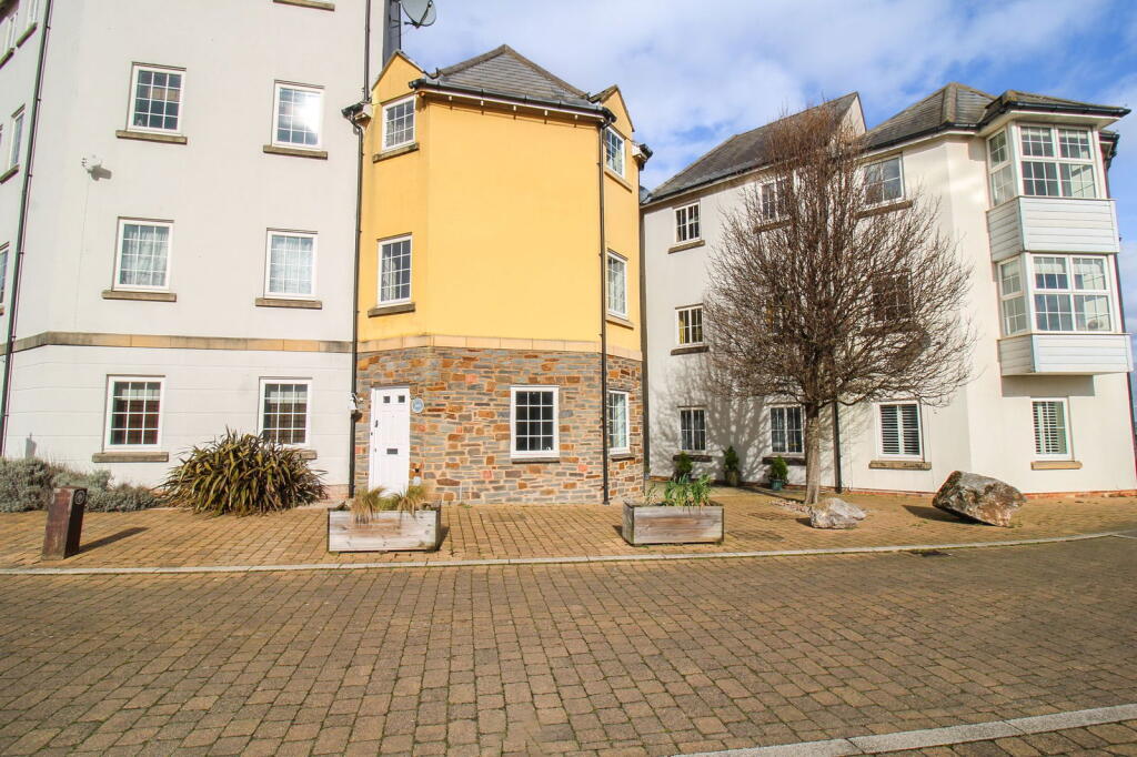 Main image of property: Eastcliff, Portishead, BS20 7AQ