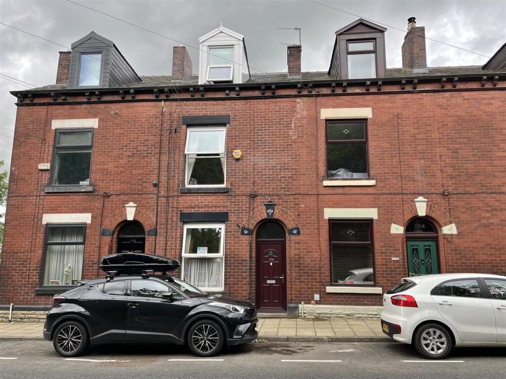 Main image of property: Wakefield Road, Stalybridge