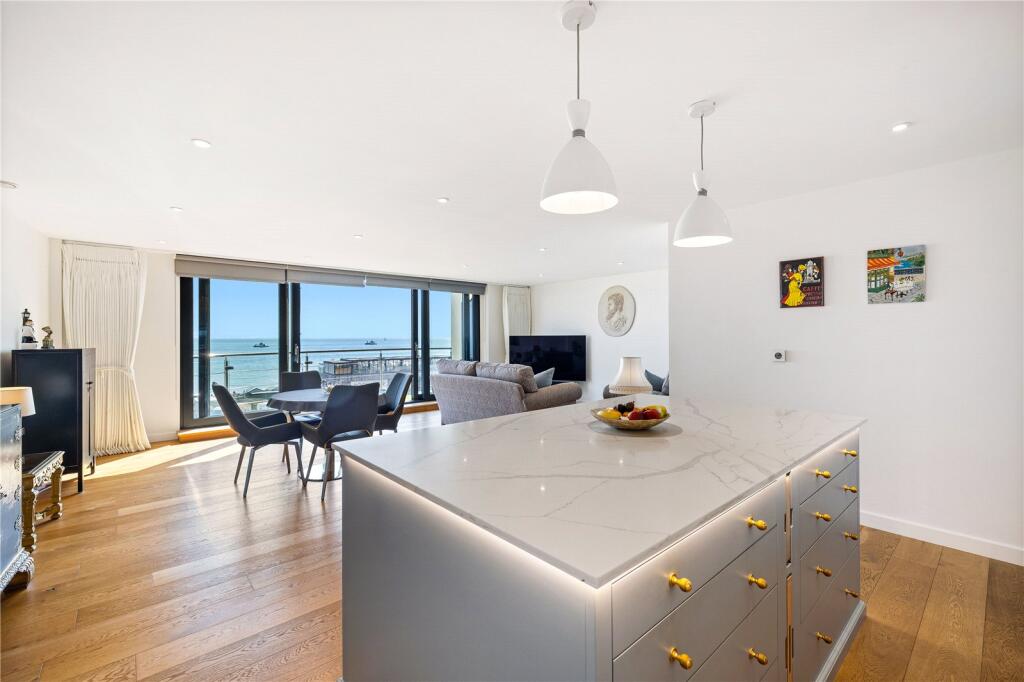 Apartment in Brighton - View 5