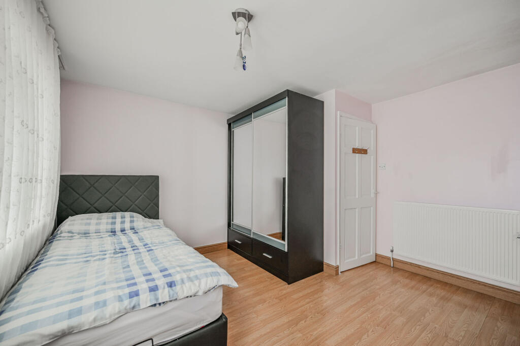 Apartment in London - More