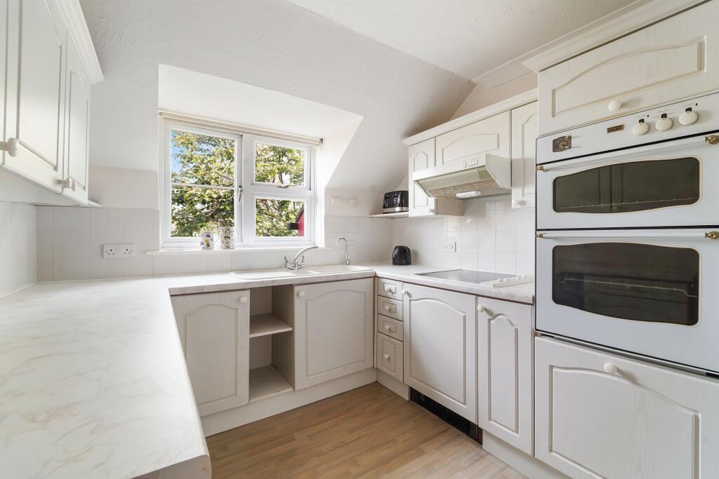 Apartment in Epsom and Ewell, Epsom - View 5