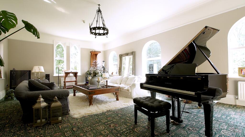 House in Carlton Miniott, Busby Stoop - View 3