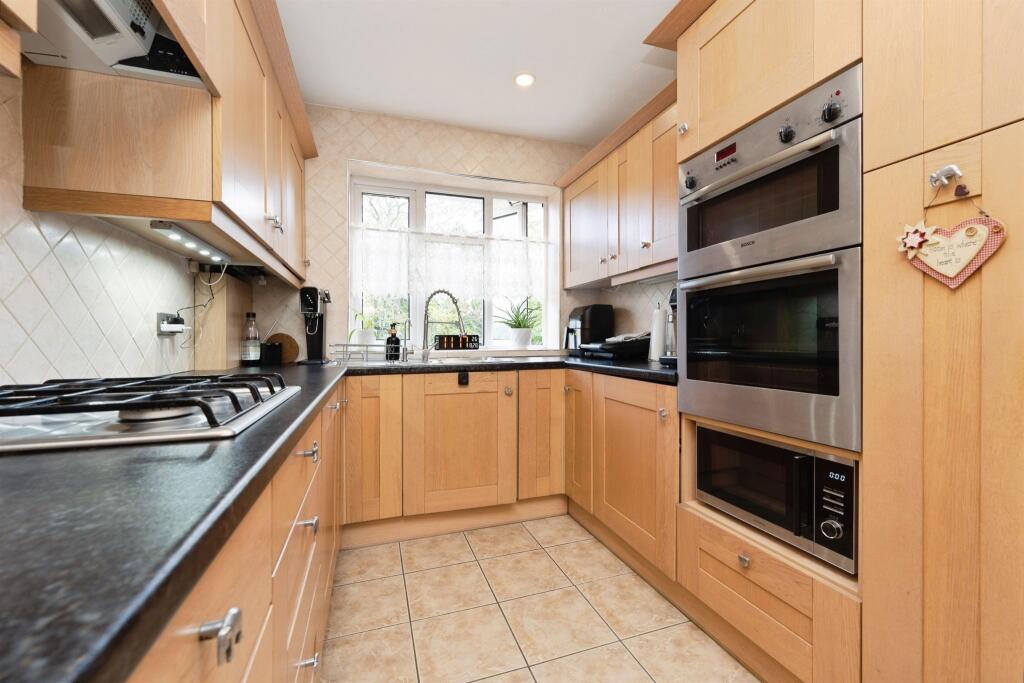 Apartment in Watford - View 2