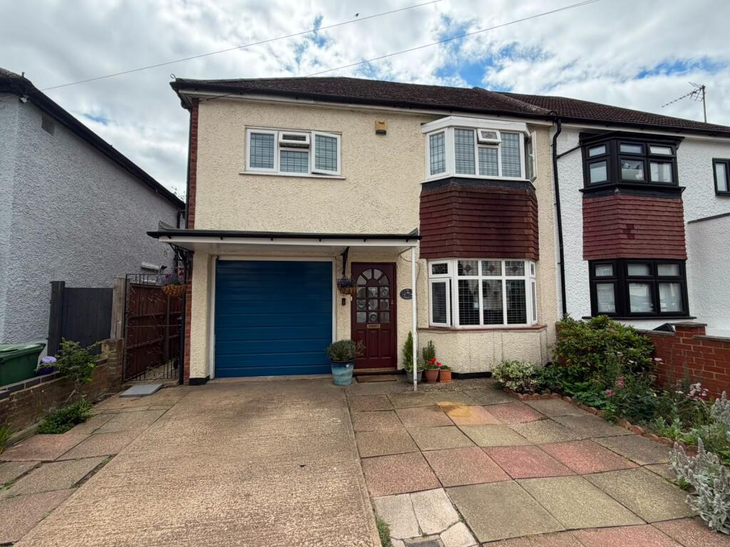 Main image of property: Napsbury Avenue, London Colney, AL2