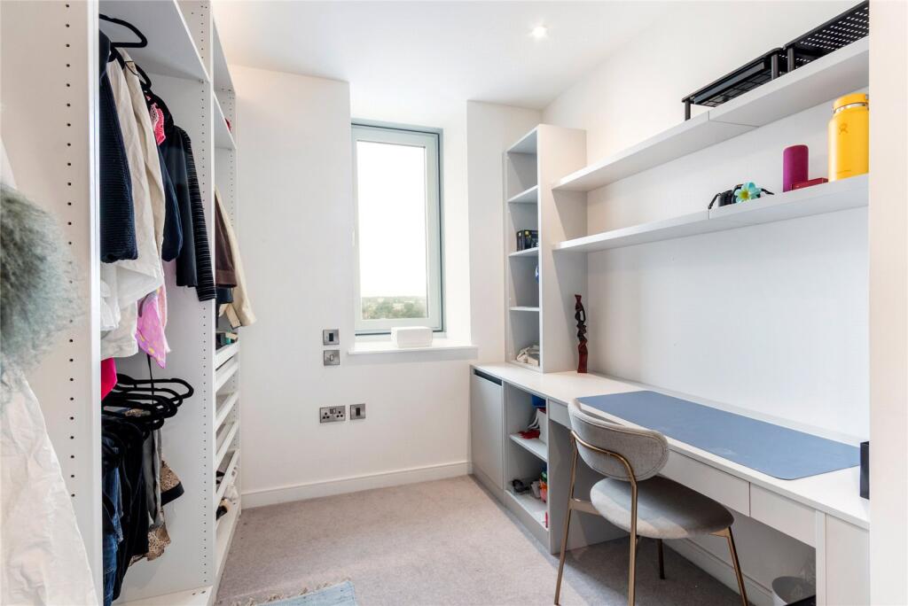 Apartment in London - More