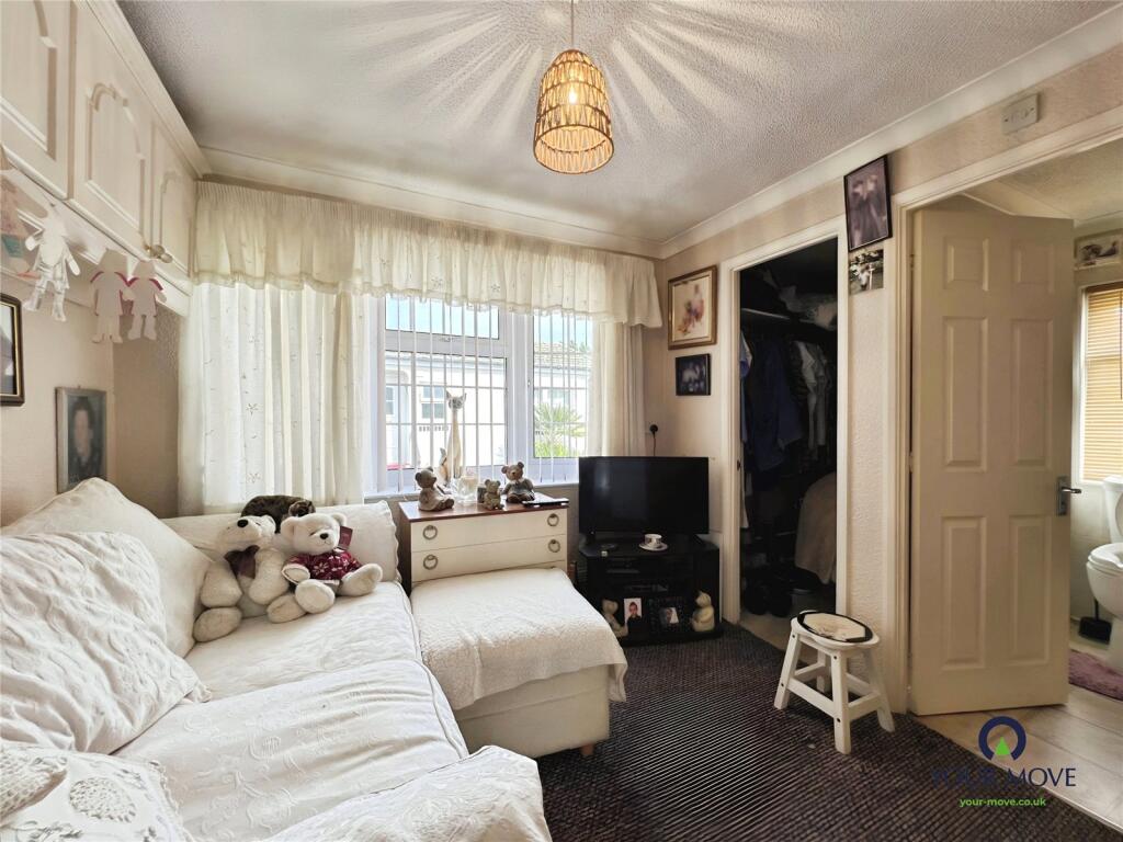 Grayshott Drive, Poplars Court, Bognor Regis, West Sussex, PO22 photo 3