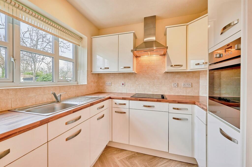 Radwinter Road, Saffron Walden photo 2