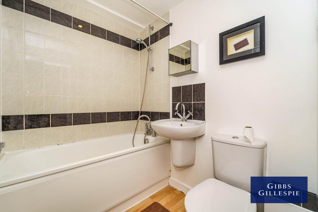 Apartment in Harrow - More
