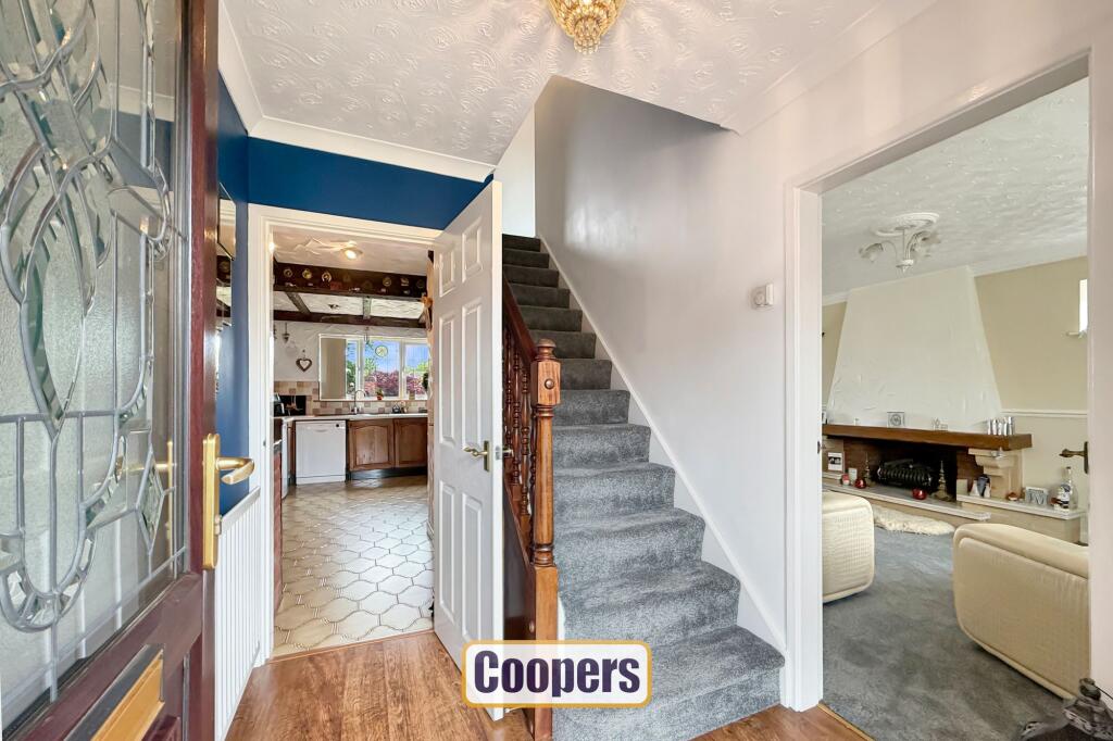 House in Nuneaton and Bedworth, Warwickshire - View 2