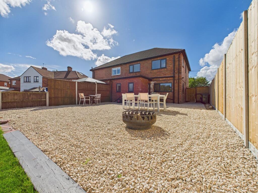 10 Broomfield Road, Newport photo 3