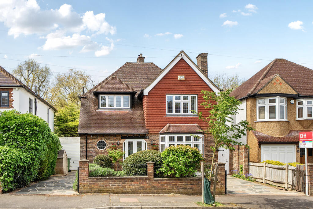 4 bedroom detached house for sale in Copse Avenue, West Wickham, Kent, BR4