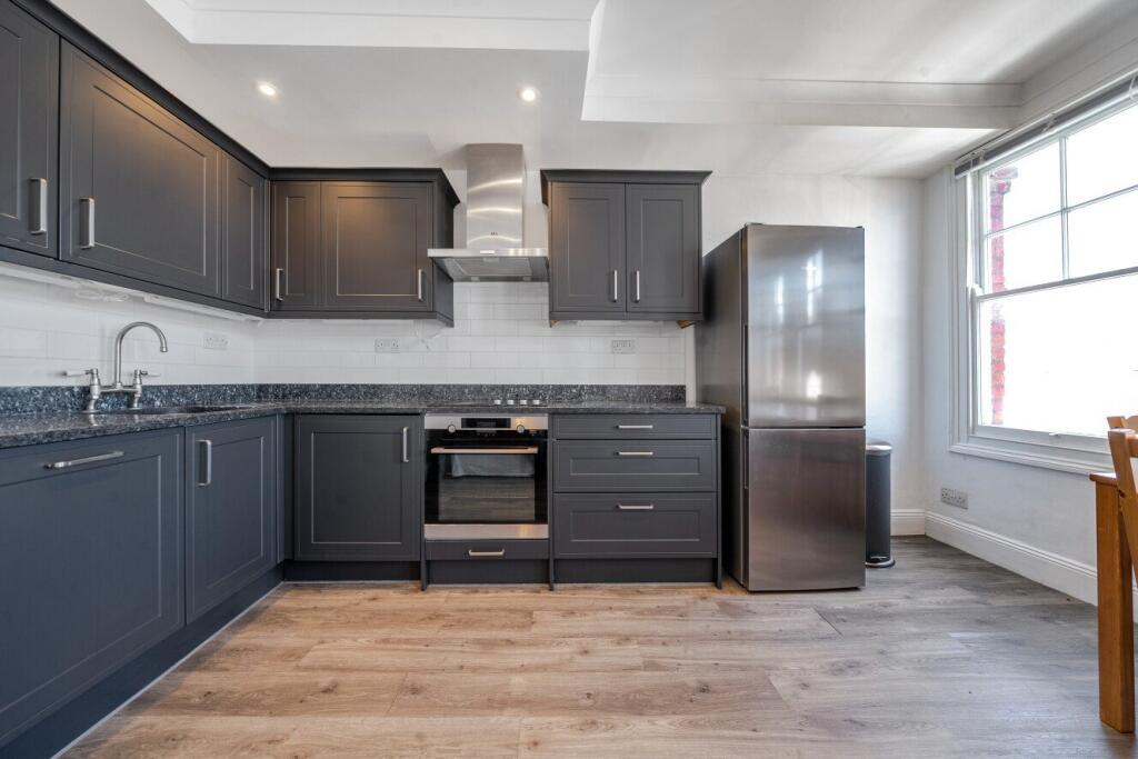 Apartment in London - View 3