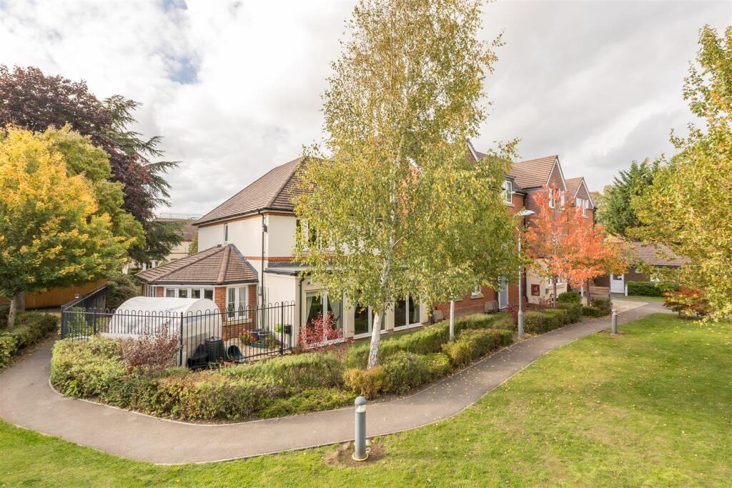 Icknield Place, Goring photo 2