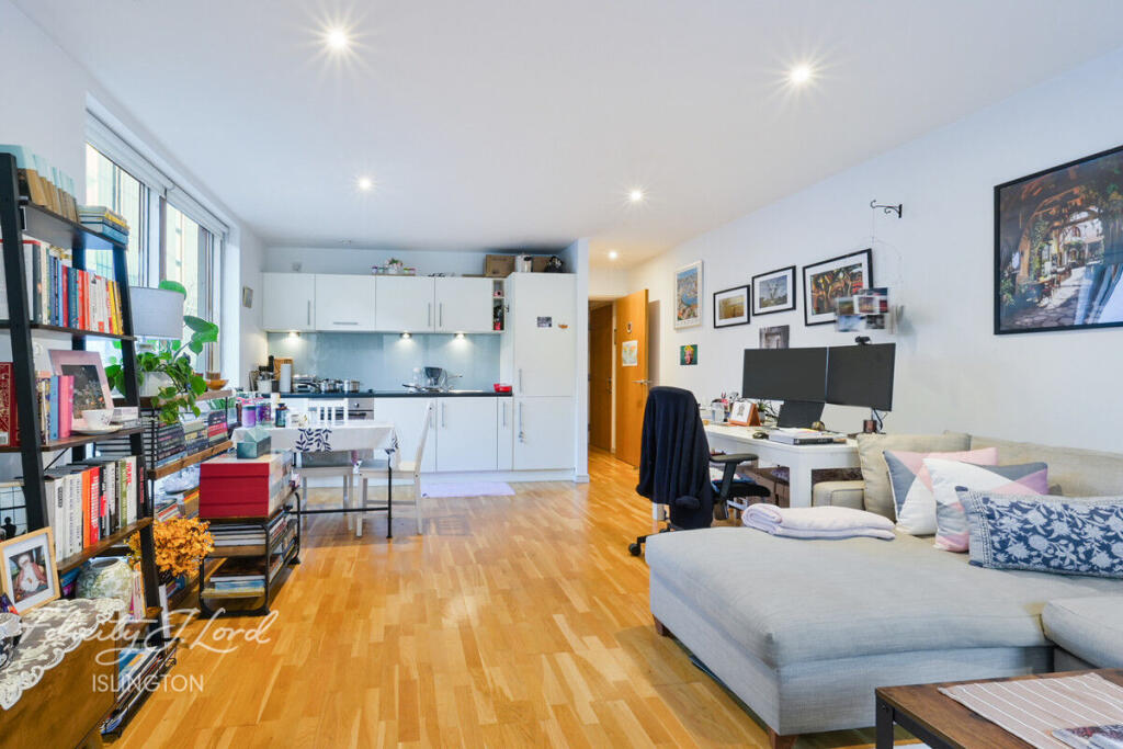 Apartment in London - More
