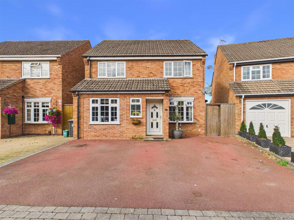 Main image of property: Whitworth Close, Wellesbourne, Warwick