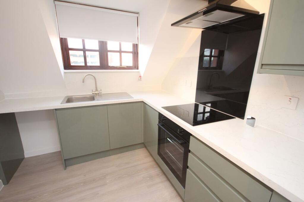 Apartment in Letchworth Garden City, Jubilee Industrial Centre - View 2