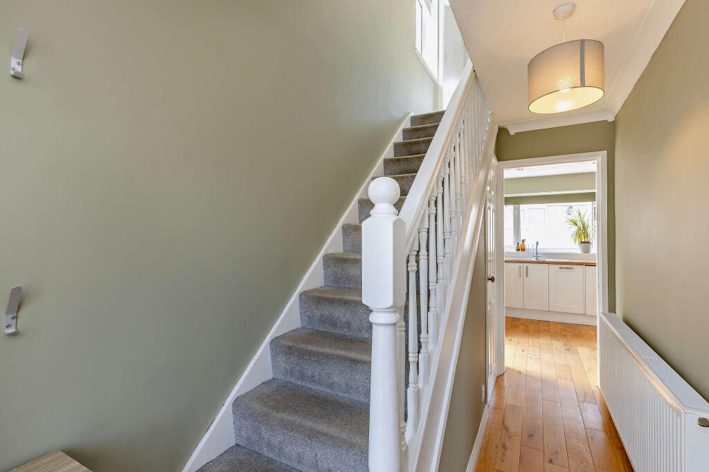 House in Wakefield - View 5