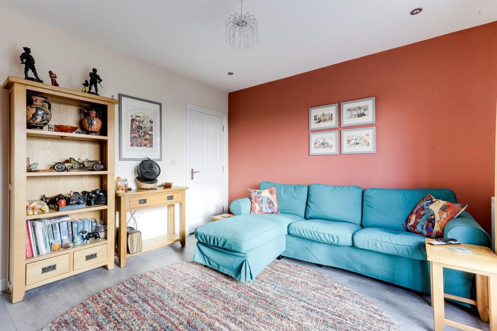 Poets Close, Hucknall, NG15 - View 5