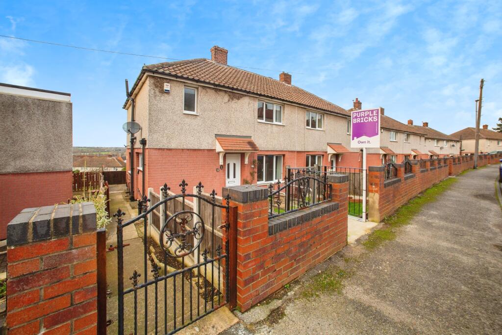 3-bed semi-detached on Coronation Avenue, Barnsley, S72, £130,000