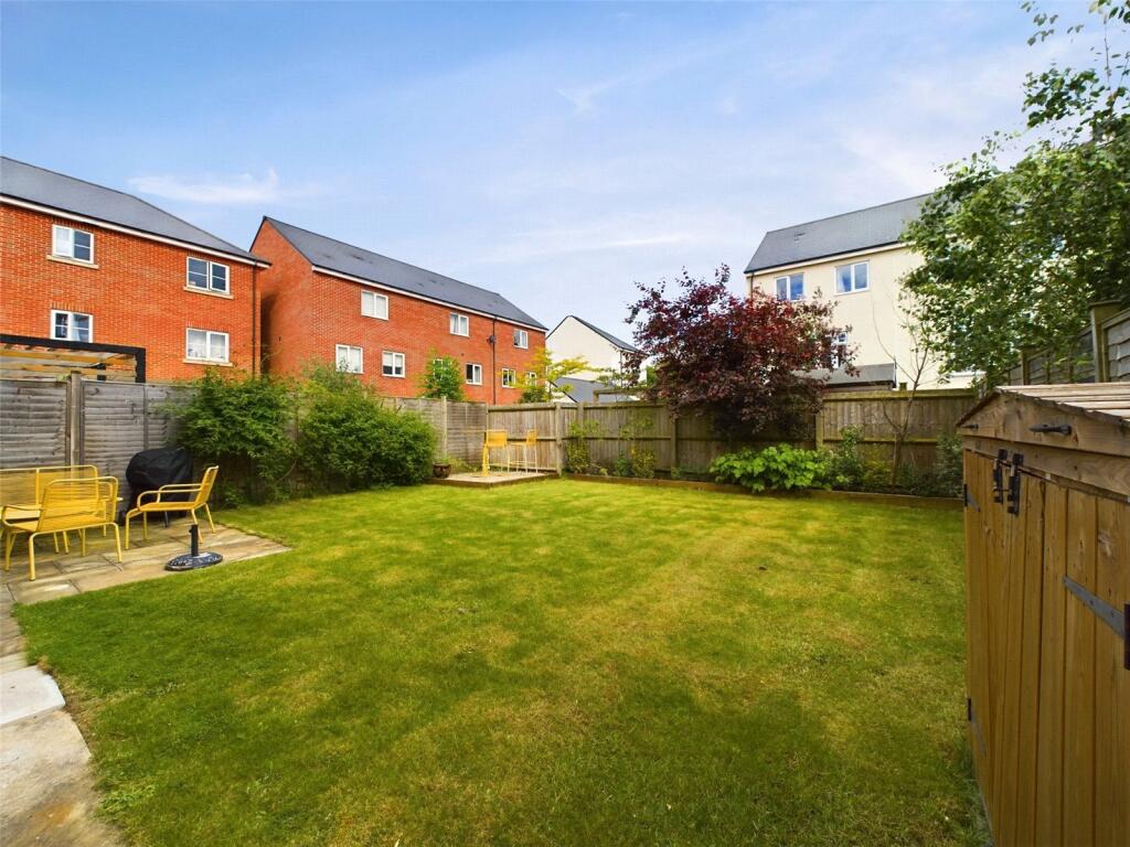 House in Gloucester - View 4