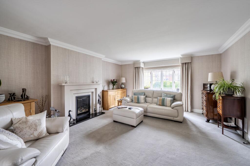 Pauls Place, Ashtead, KT21 photo 3