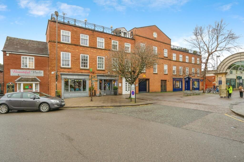 2-bed flat on Wade Street, Lichfield, £215,000