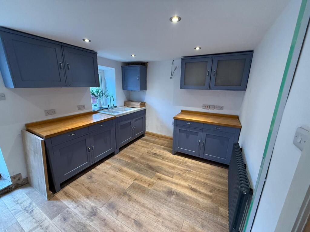 House in Burnley, Cliviger - More