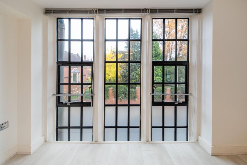 Apartment in Worcester - More