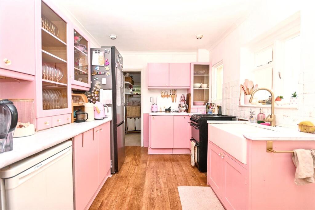 House in Eastbourne, East Sussex - View 4
