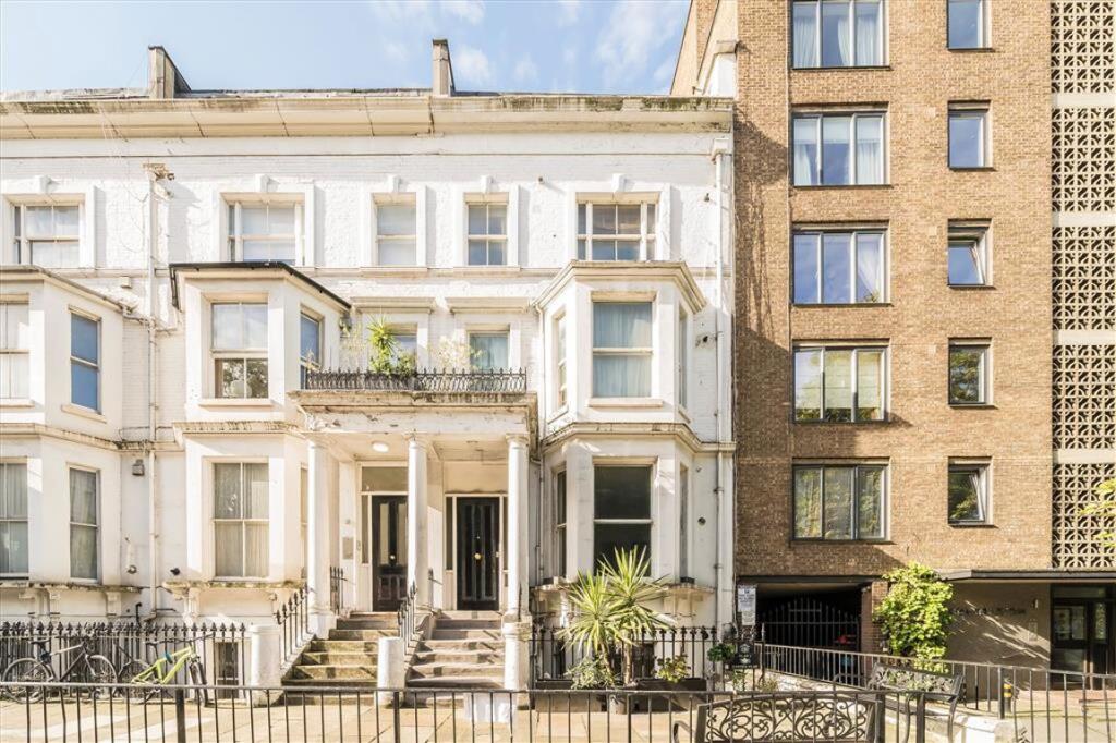 Main image of property: Earls Court Road, Kensington