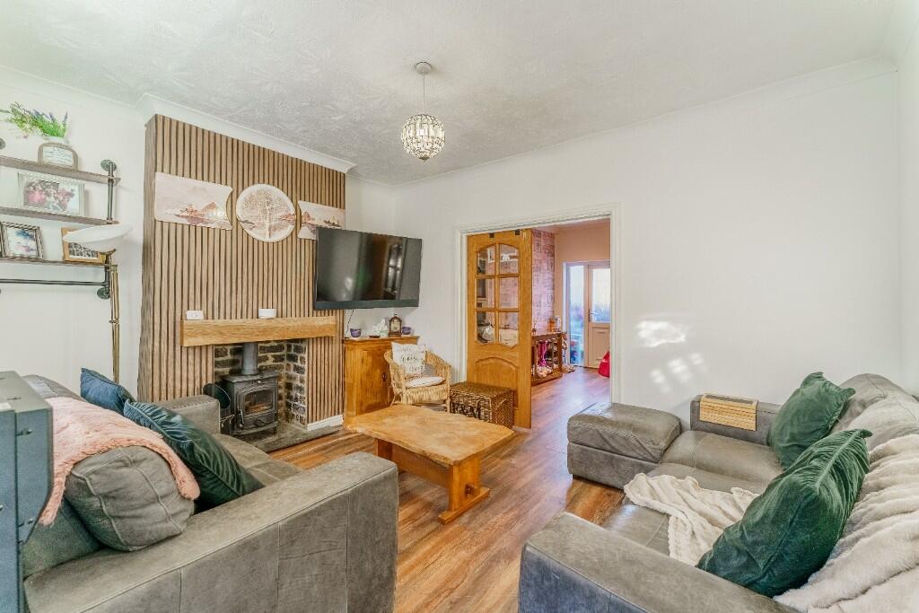 Robinson Street, WF10 photo 2