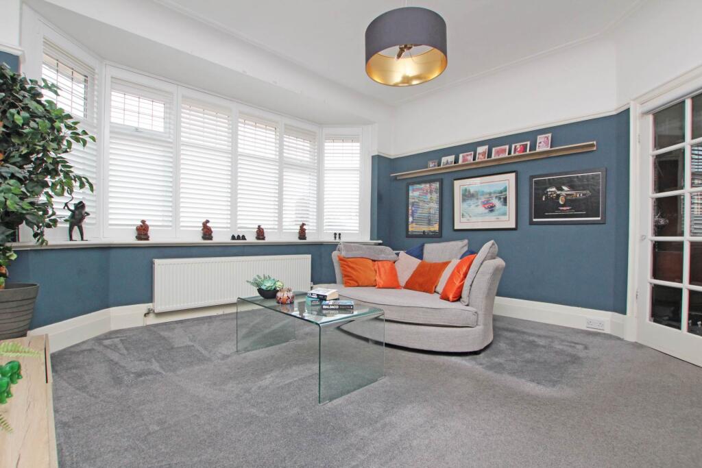 Kings Drive, Eastbourne, BN21 2UP - View 4