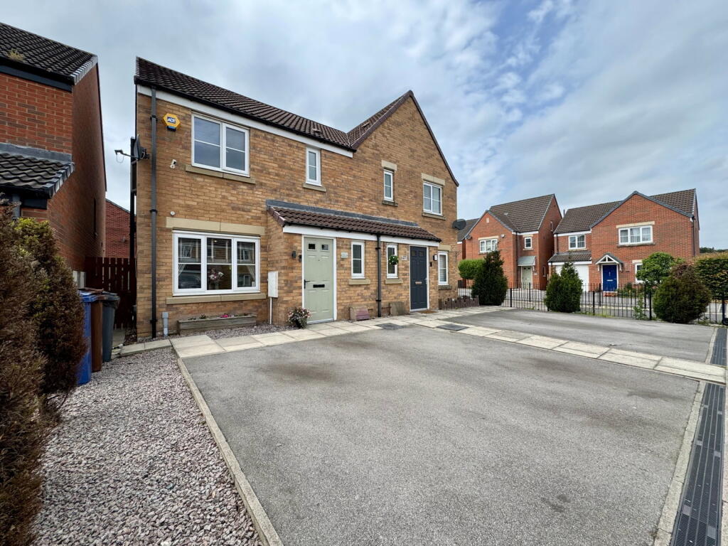 Main image of property: Old Royston Avenue, Royston, Barnsley, S71 4FZ