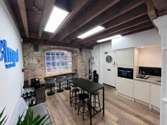 Kitchen 1.jpeg
