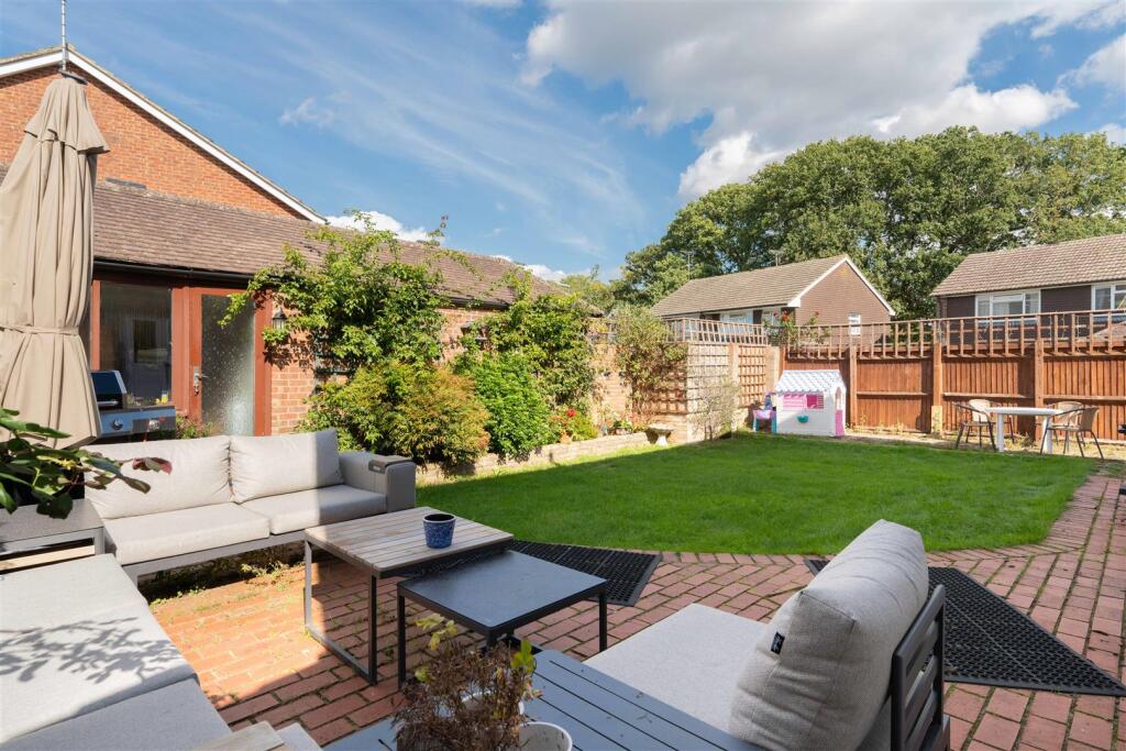 Bishops Close, Hurstpierpoint photo 4