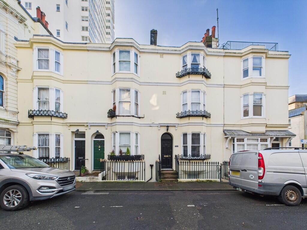 Main image of property: Regency Square, Brighton, BN1 2FJ