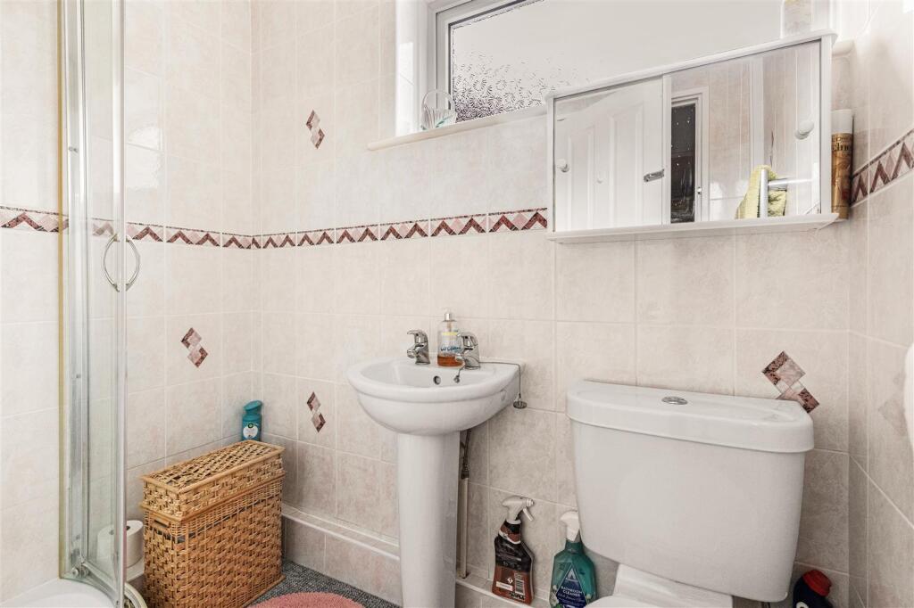 Lakeside Close, Thrapston, Kettering - View 5