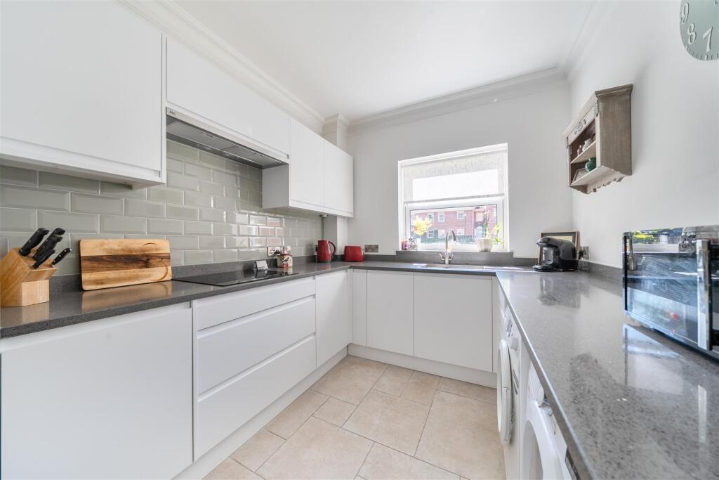 6 Sandringham Court, Shrewsbury, SY3 8LL photo 3