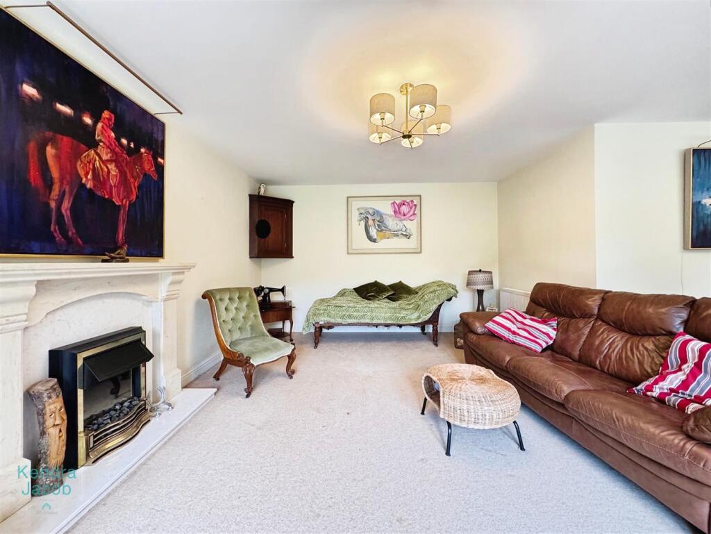The Stables, 45 Lindrick Road, Woodsetts photo 3