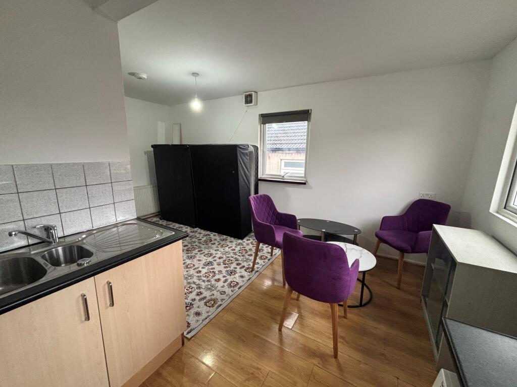 Newhampton Road West, WOLVERHAMPTON - View 4