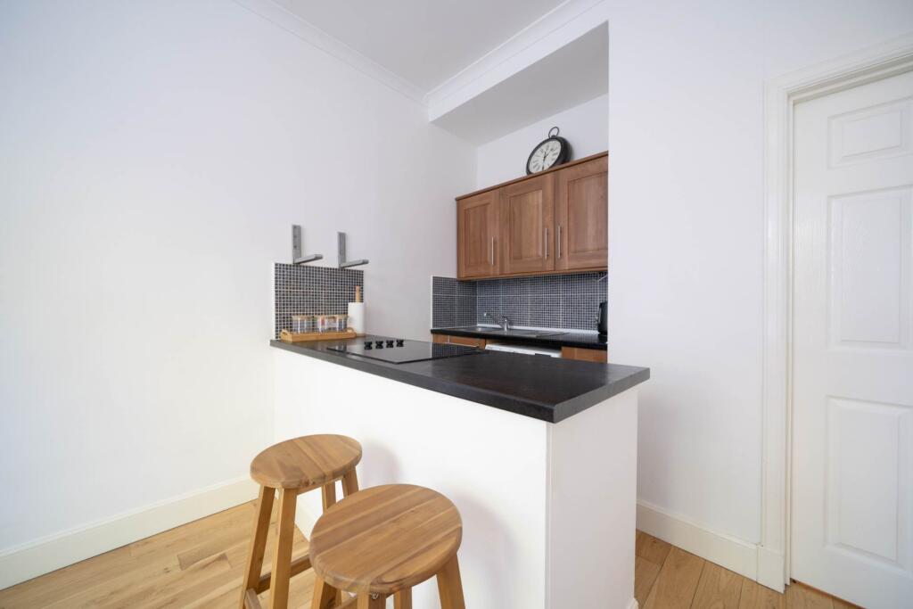 Apartment in Paisley, Renfrewshire - View 4