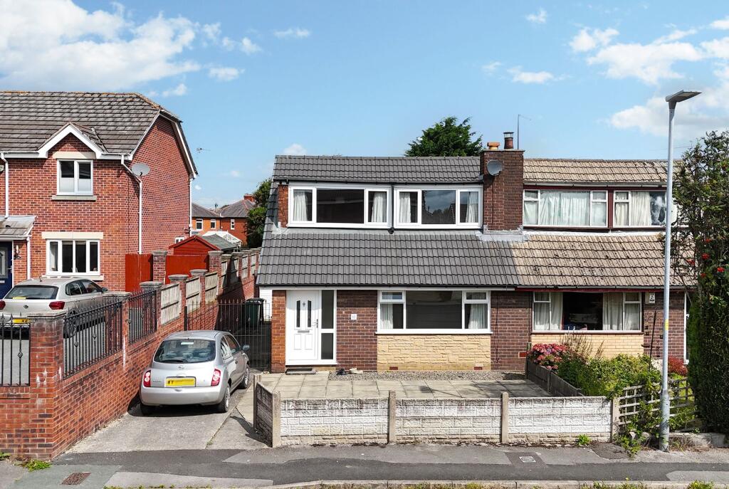 2-bed semi-detached on Bransford Close, Ashton-in-Makerfield, Wigan, WN4 9EY, £155,000